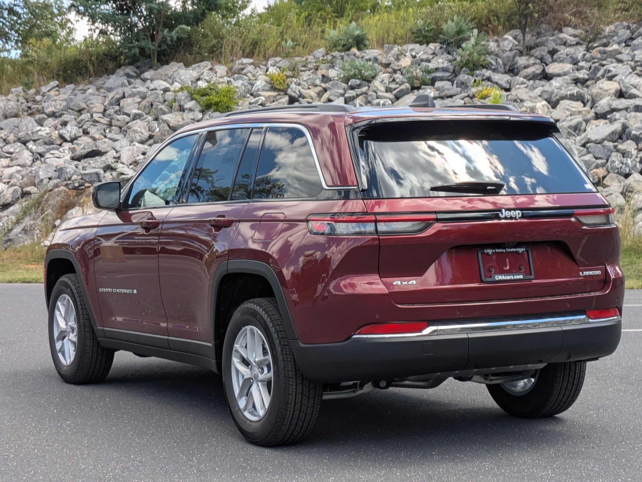 2025 Jeep Grand Cherokee Laredo X photo 5