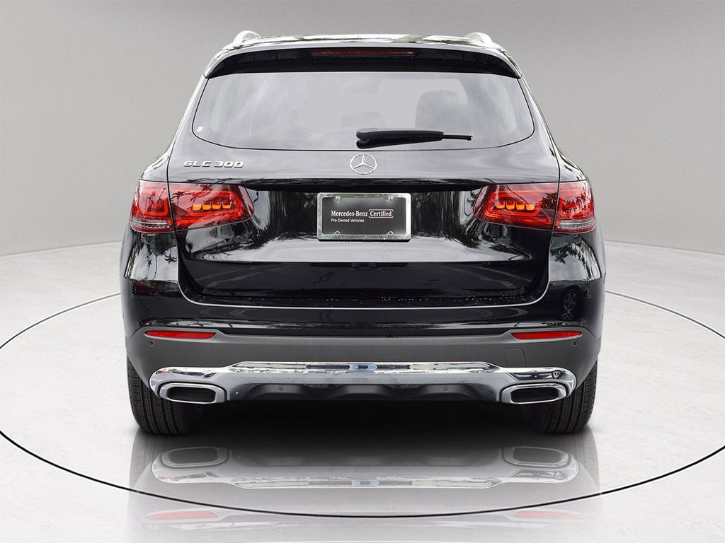2022 Mercedes Benz GLC 300 photo 4