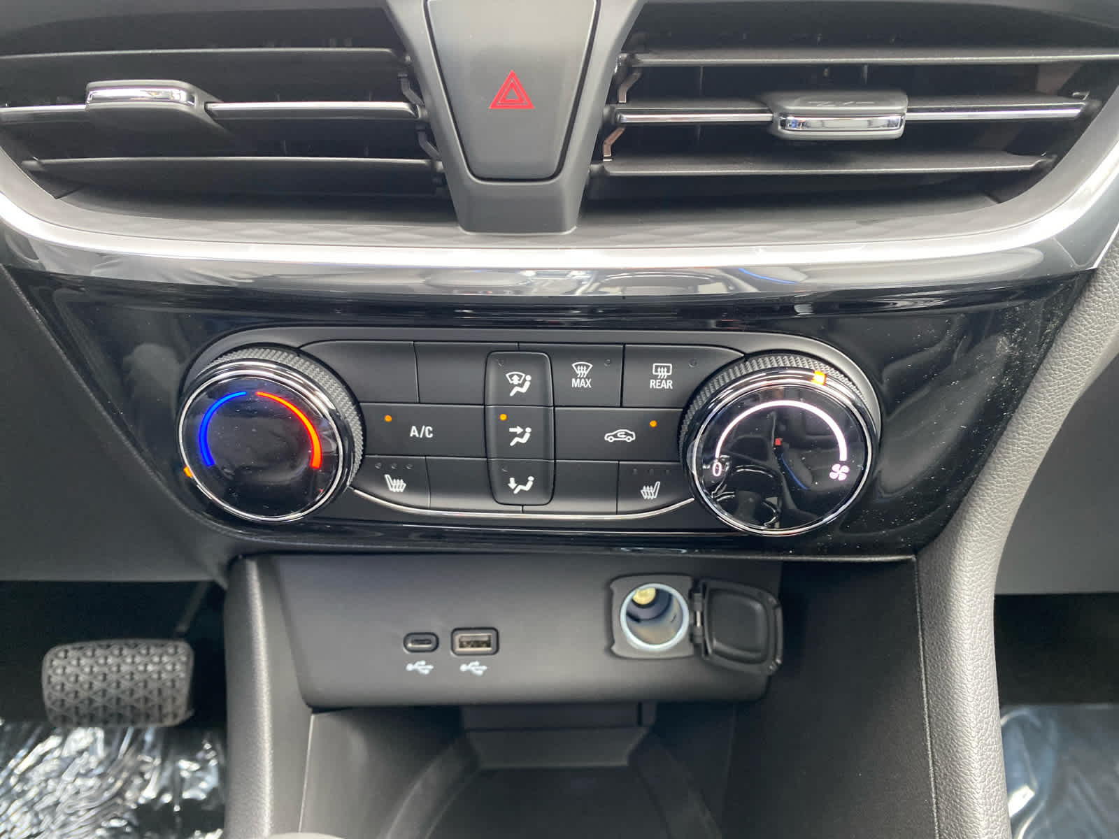 2026 Buick Encore GX Sport Touring photo 22