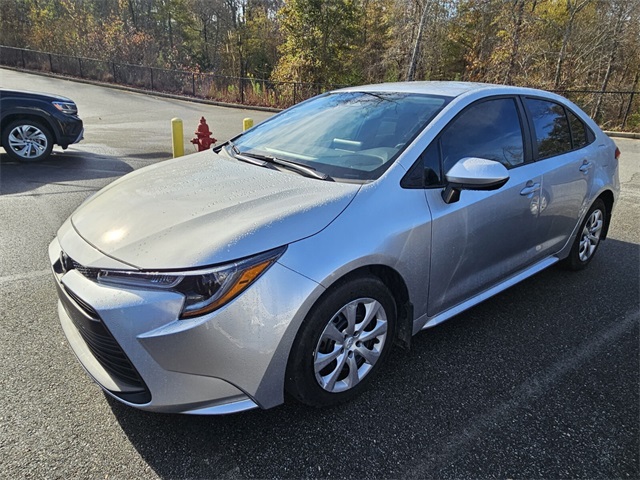 2024 Toyota Corolla LE photo 3