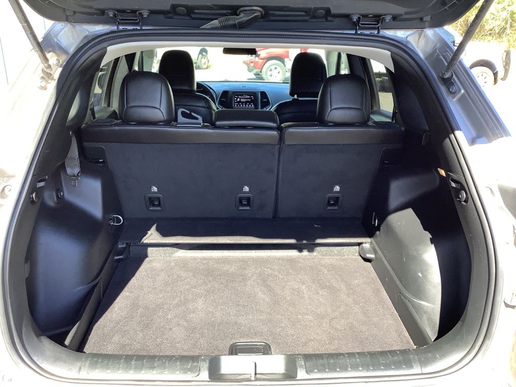 2019 Jeep Cherokee Latitude photo 27