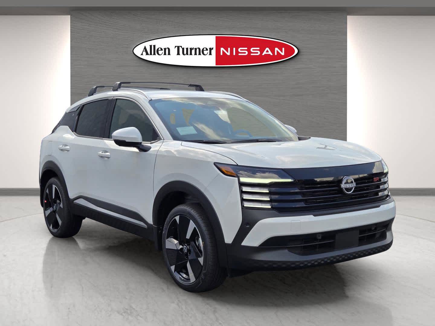 2025 Nissan Kicks SR's photo