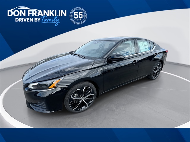 2025 Nissan Altima SR's photo