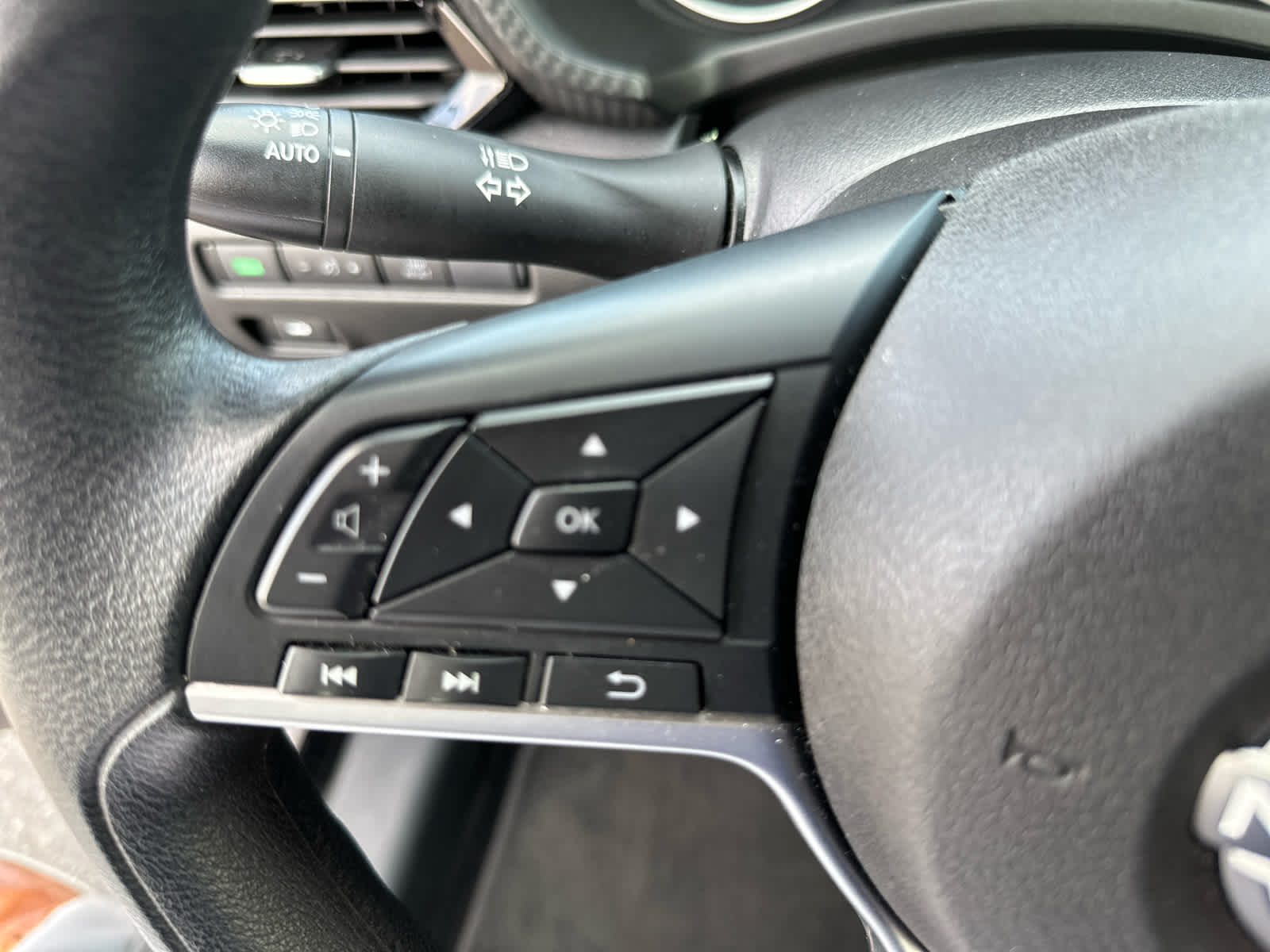 2024 Nissan Sentra SV photo 28