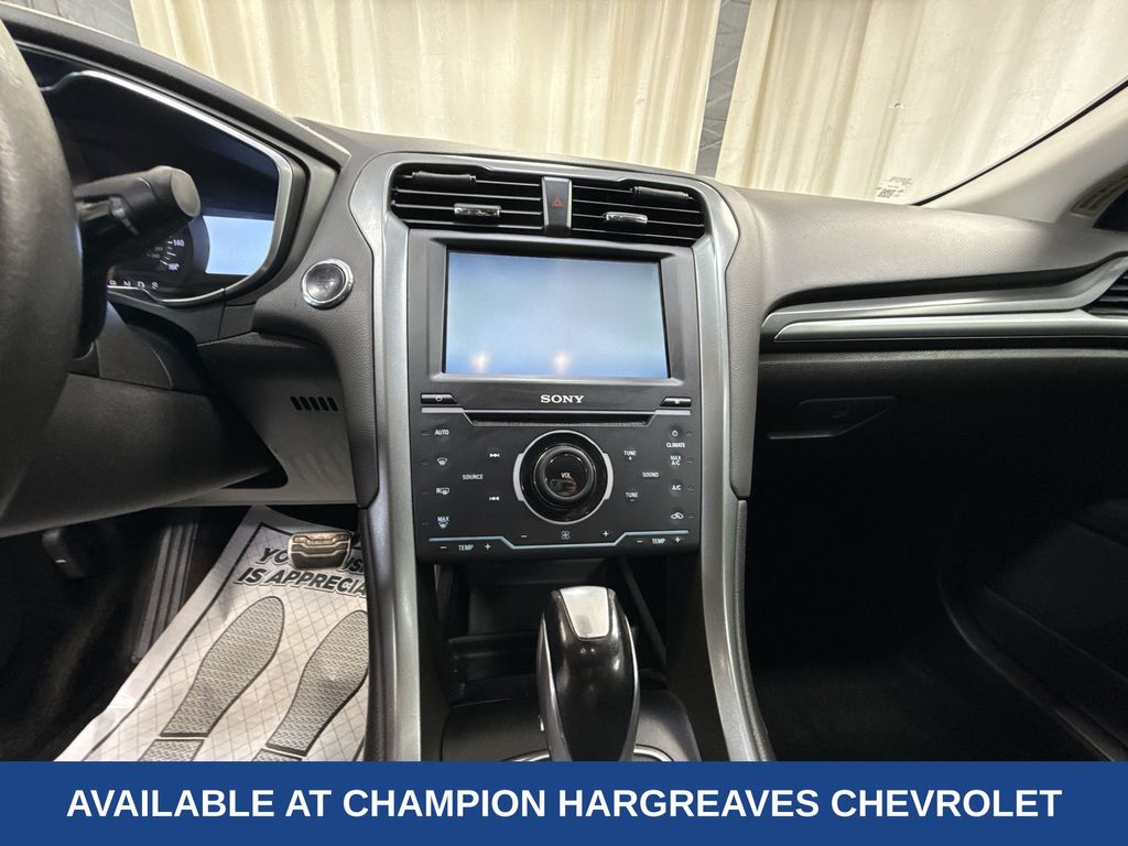 2014 Ford Fusion Titanium photo 11