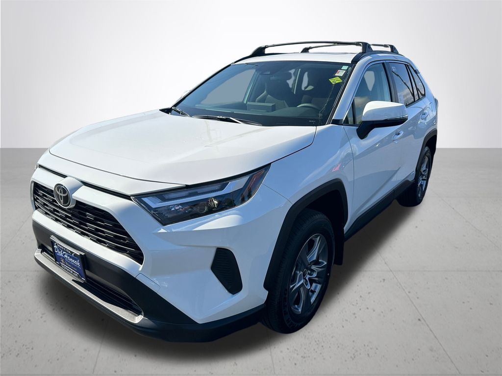 2025 Toyota RAV4 Hybrid XLE photo 2