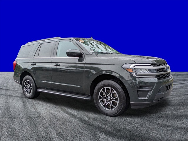 2023 Ford Expedition XLT photo 2