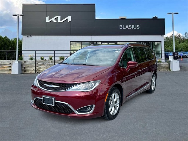 2019 Chrysler Pacifica Touring Plus photo 4