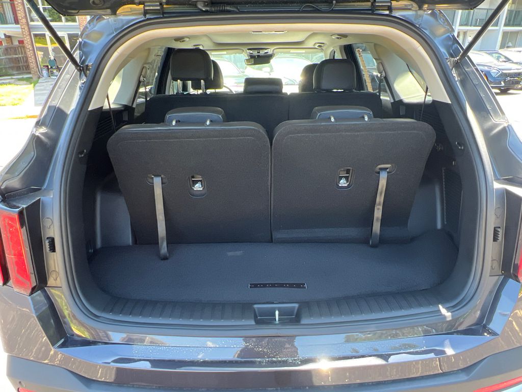 2025 Kia Sorento S photo 18