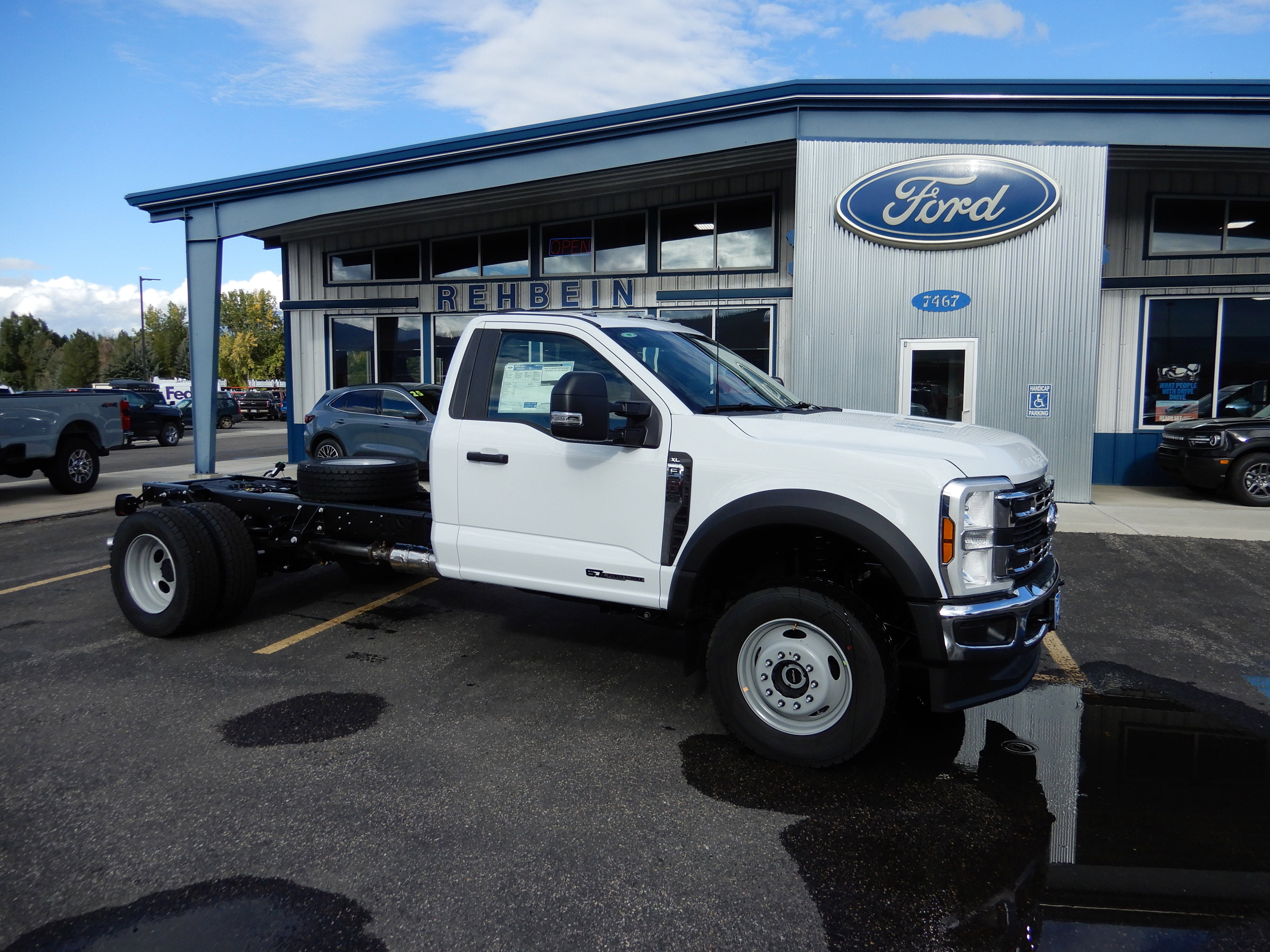 2026 Ford F-600 Super Duty Chassis Cab XL's photo