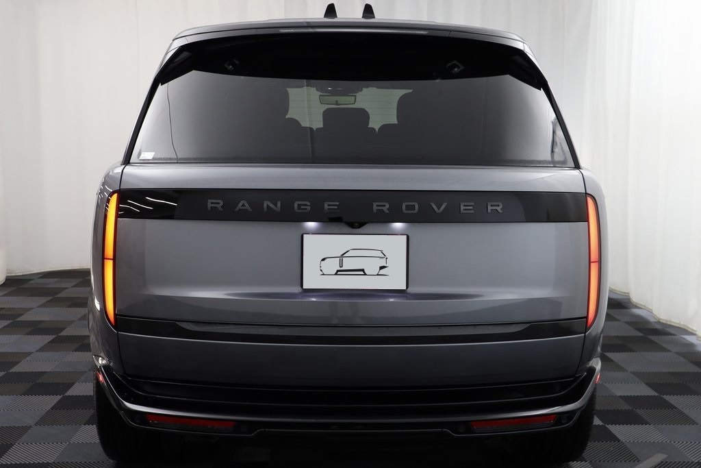 2025 Land Rover Range Rover SE photo 13
