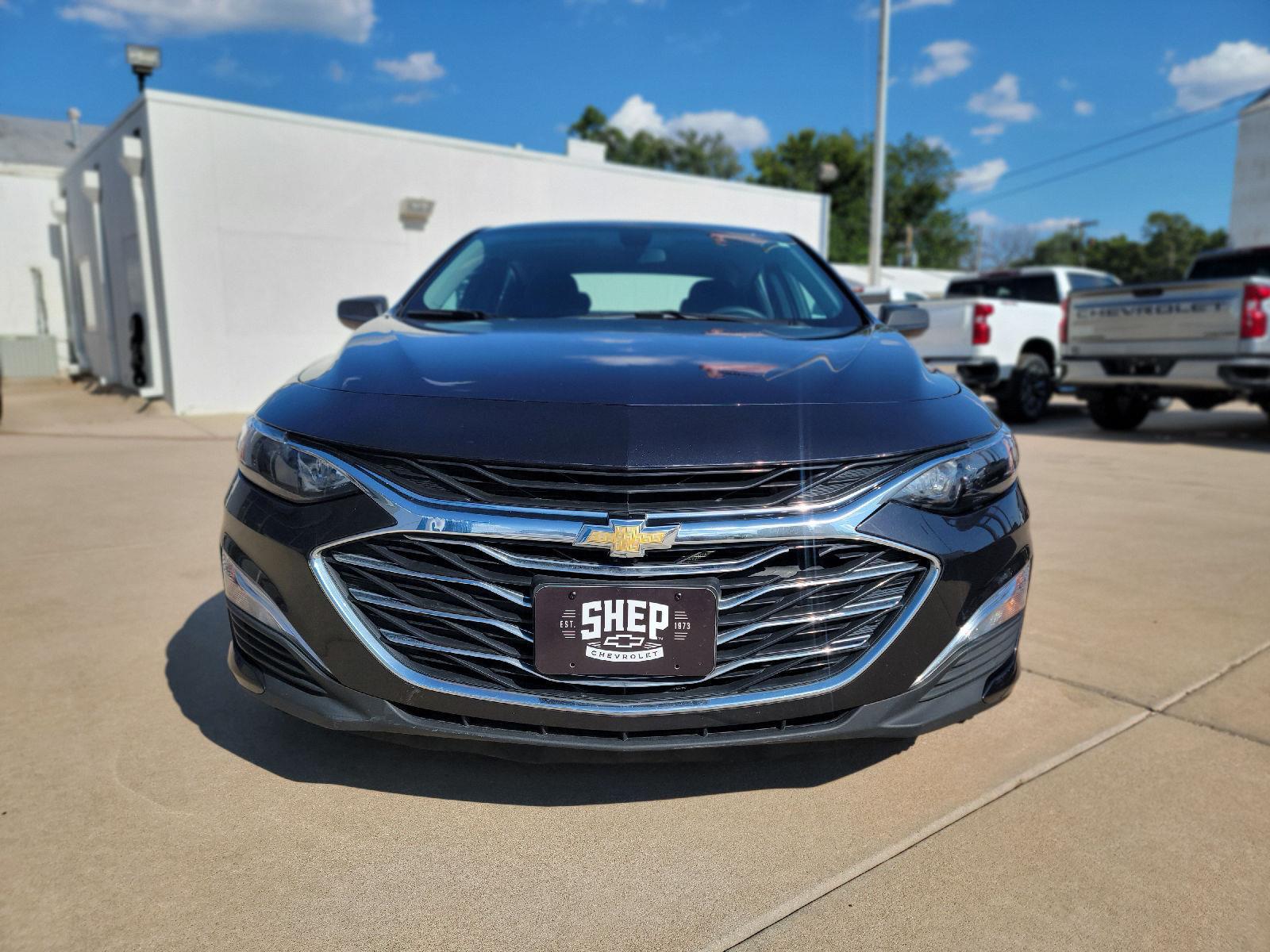 Used 2022 Chevrolet Malibu 1LS with VIN 1G1ZB5ST8NF189306 for sale in Haven, KS