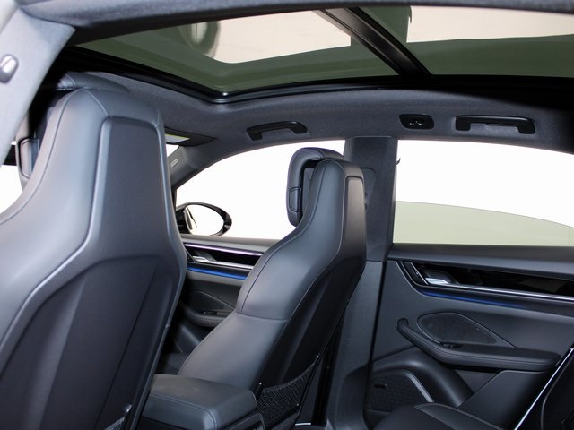 2025 Porsche Macan Electric photo 20