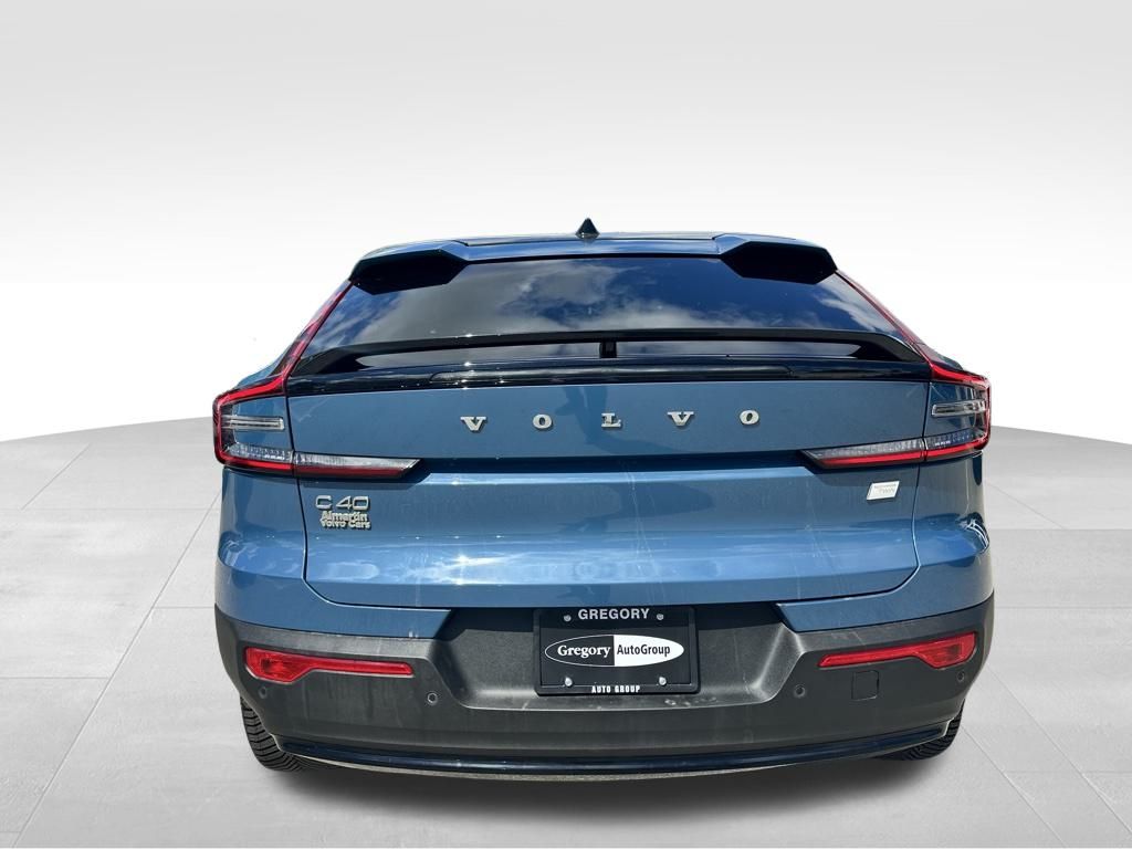 2023 Volvo C40 Recharge Core photo 4