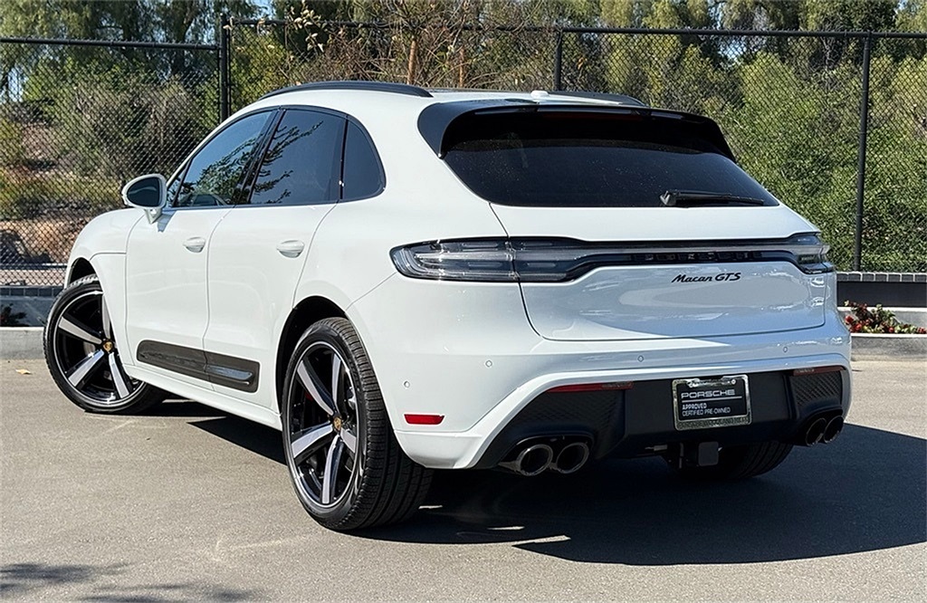 2025 Porsche Macan GTS photo 2