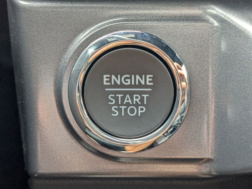 2025 Ford F-150 XLT photo 30