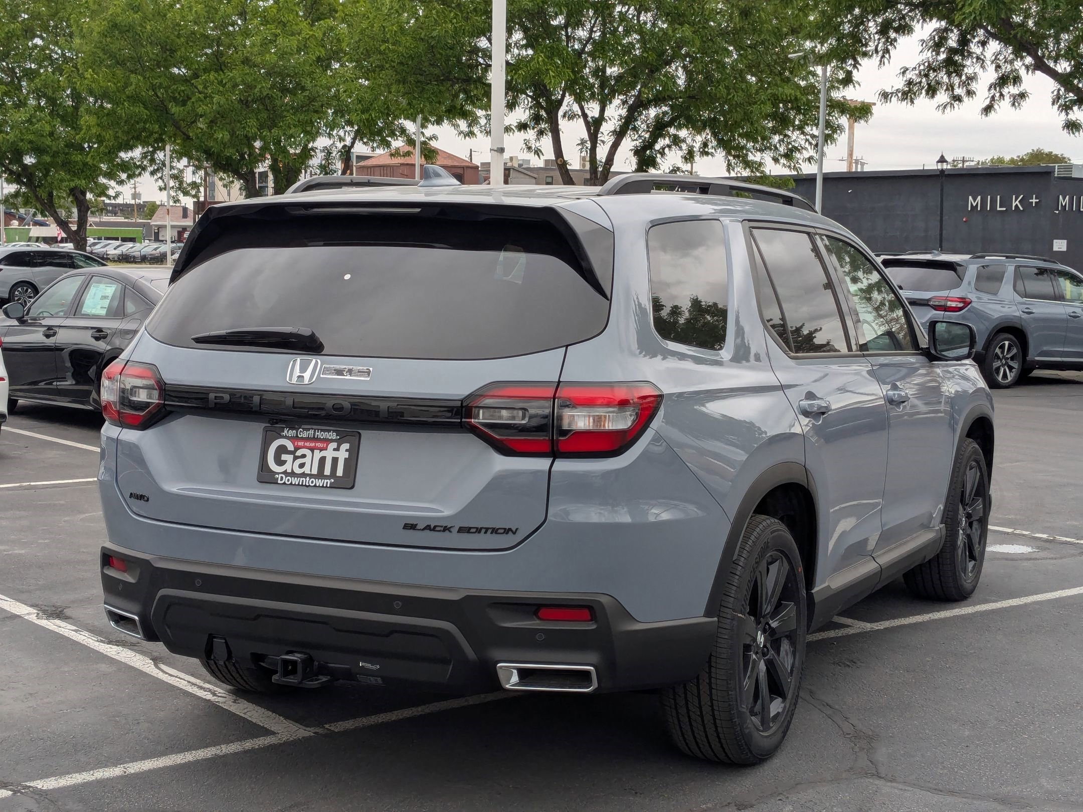 2025 Honda Pilot Black Edition photo 3