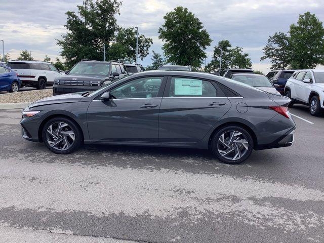 2025 Hyundai Elantra Limited's photo