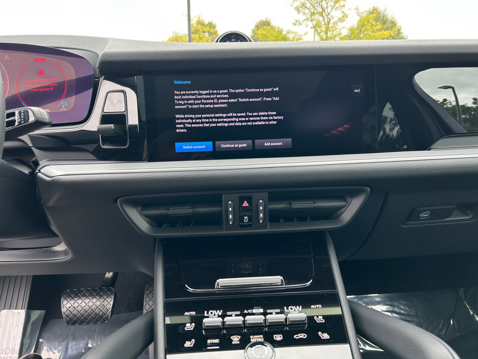 2025 Porsche Cayenne Coupe Base photo 25