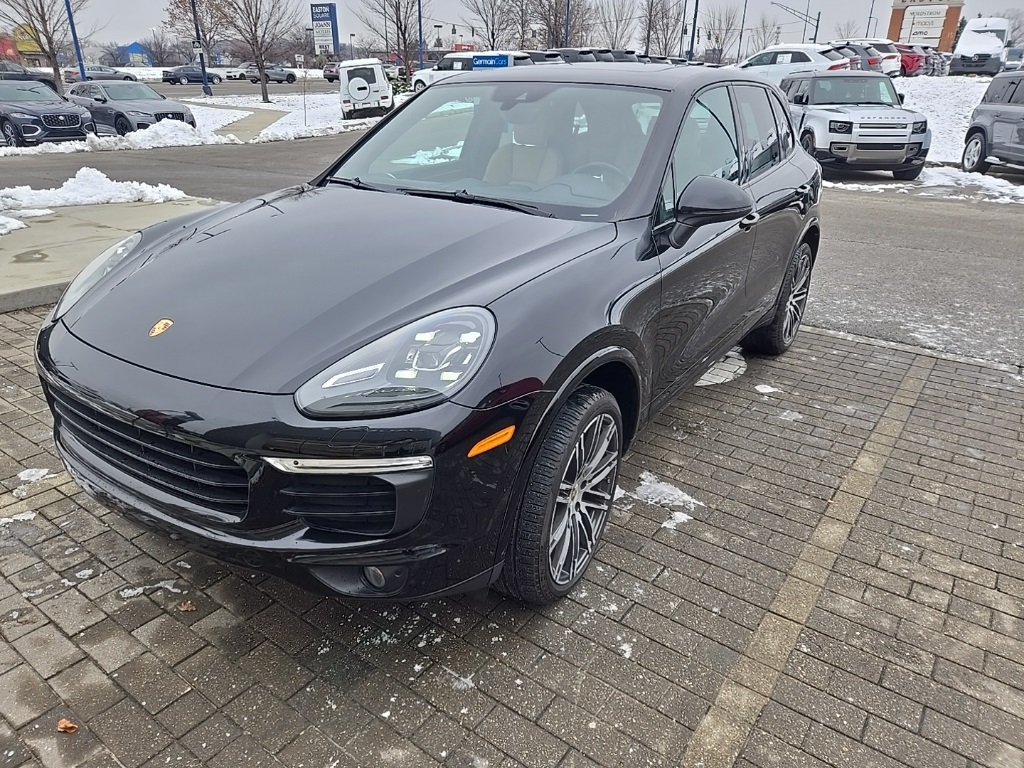 2018 Porsche Cayenne Platinum Edition's photo