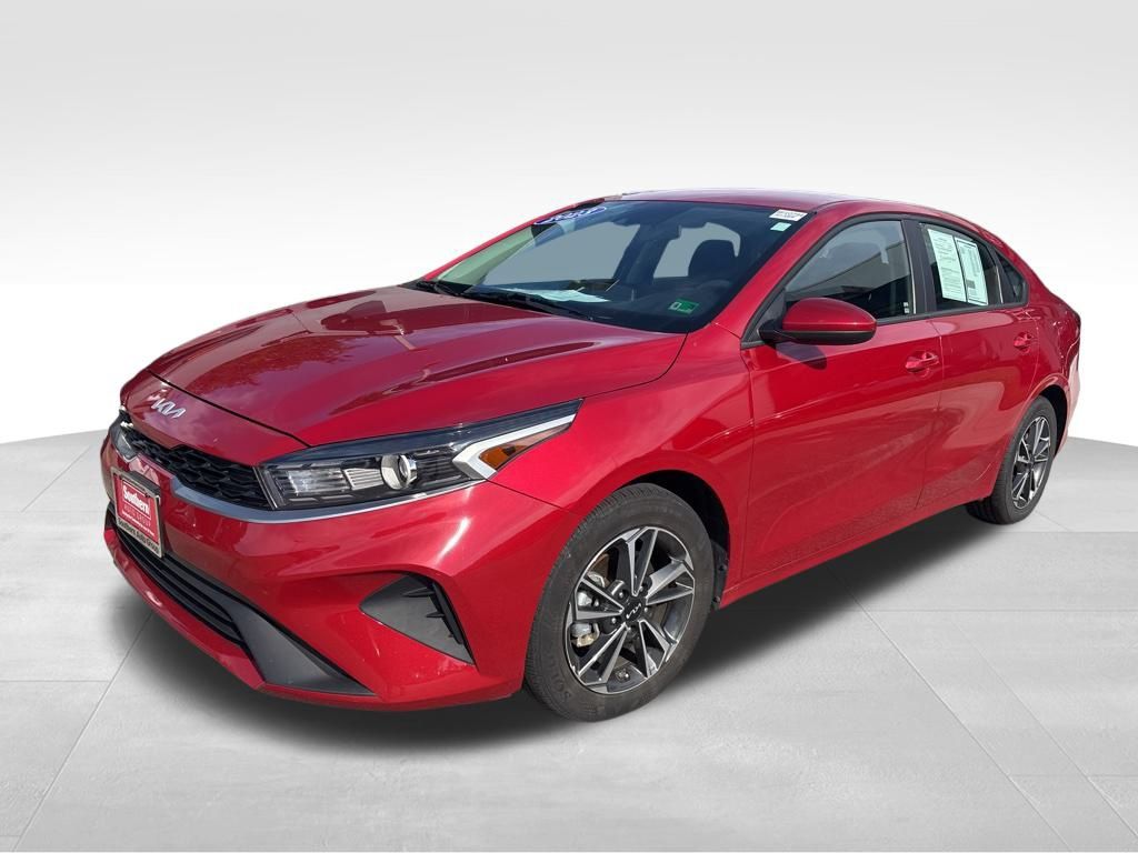 2023 Kia Forte LXS photo 3