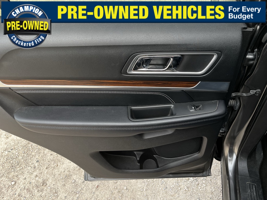 2017 Ford Explorer Limited photo 13