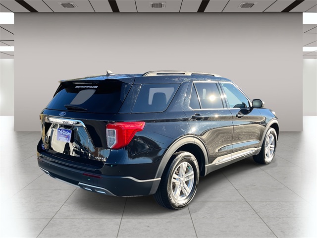 2023 Ford Explorer XLT photo 2