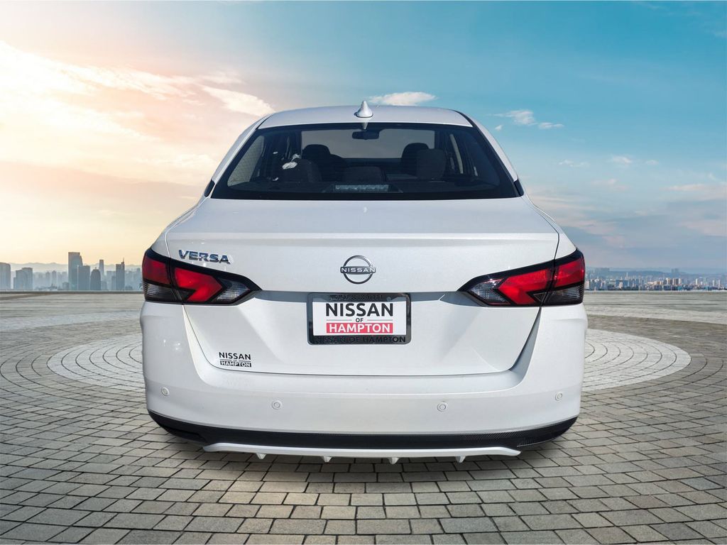 2025 Nissan Versa SV photo 4