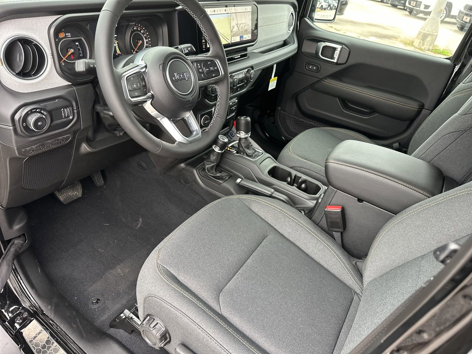 2025 Jeep Wrangler Sahara photo 10