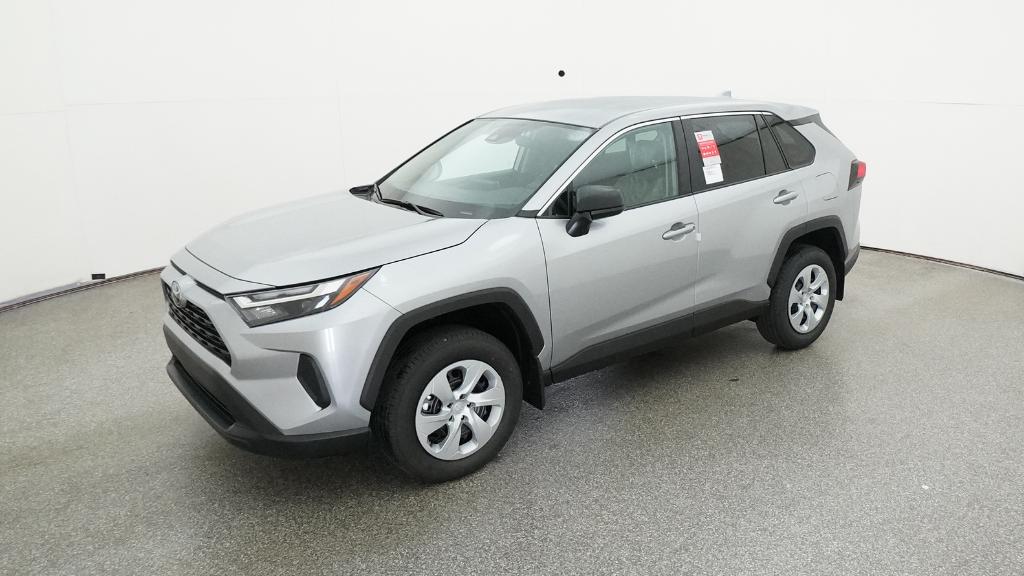 2025 Toyota RAV4 LE's photo