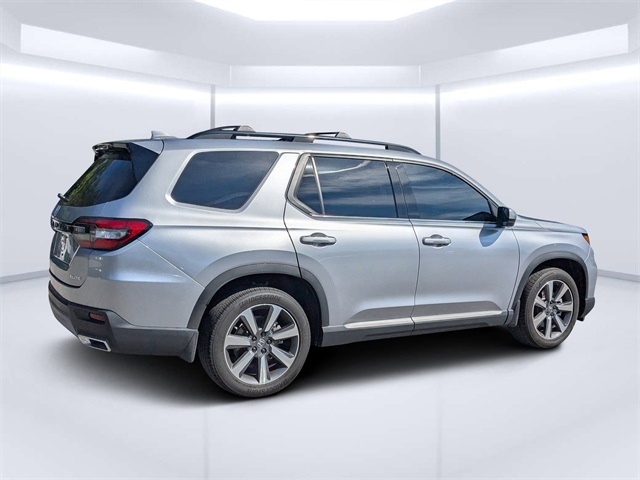 2023 Honda Pilot Elite photo 3