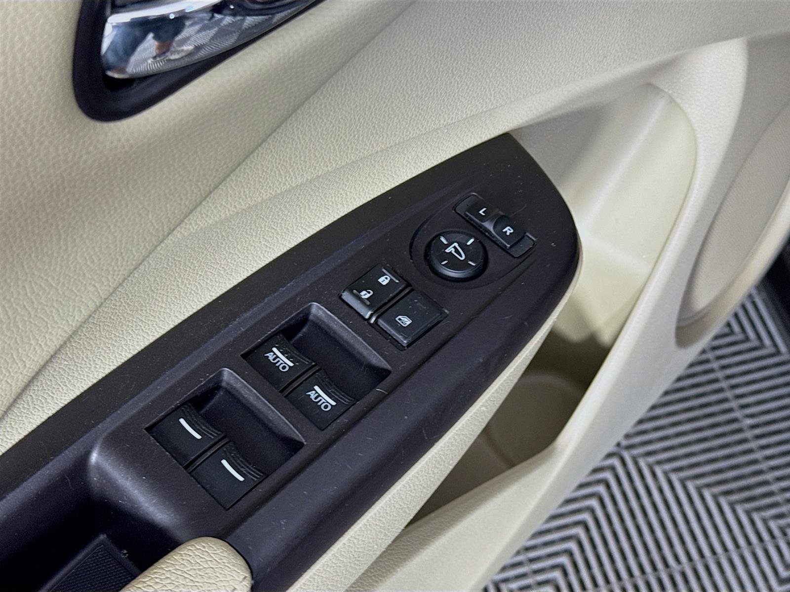 2016 Acura RDX Base photo 19