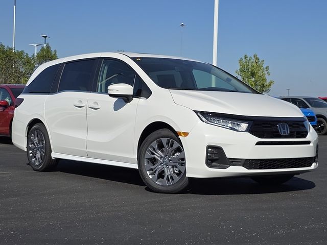 2026 Honda Odyssey Touring photo 2
