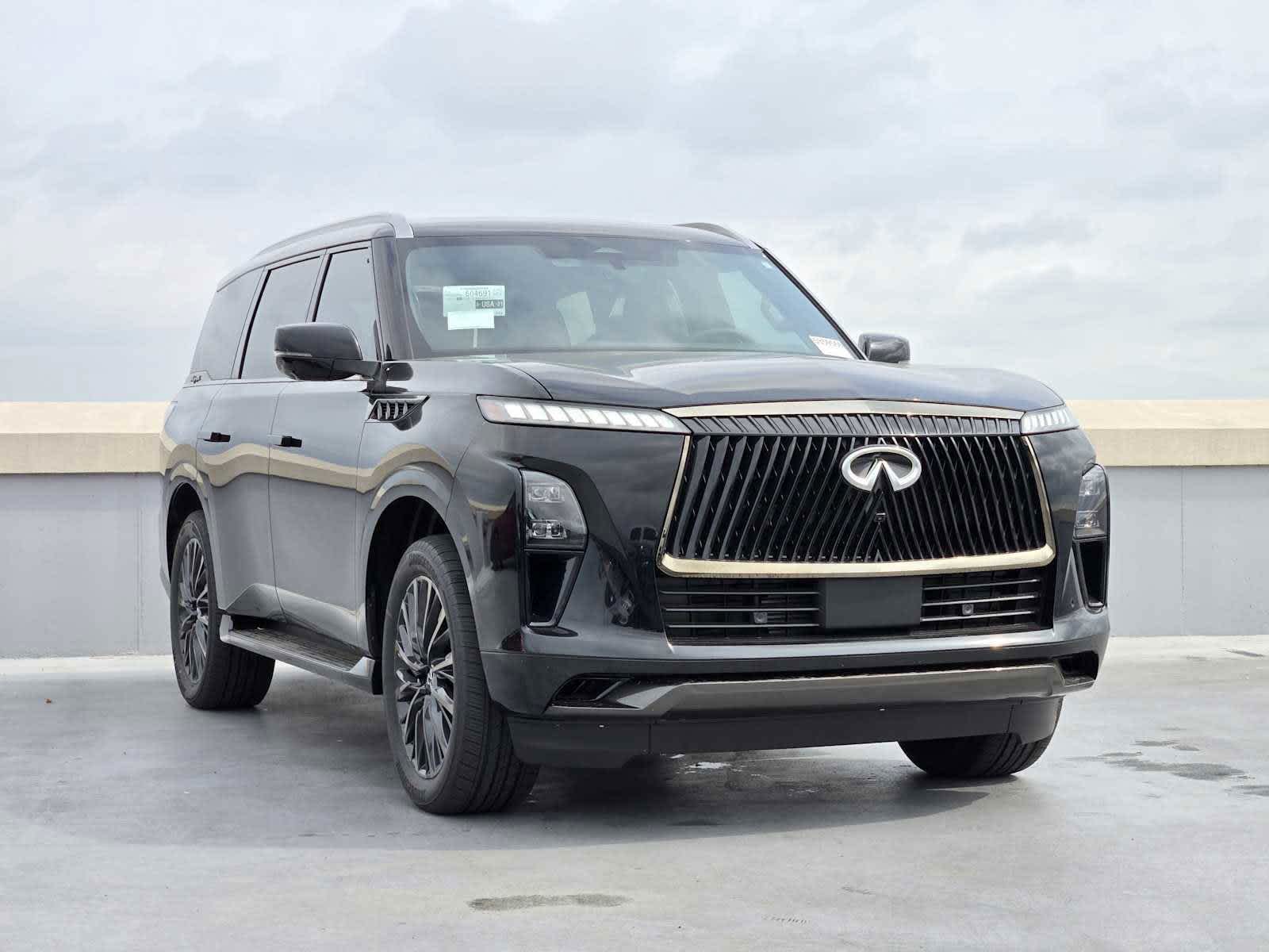 2025 Infiniti QX80 photo 2