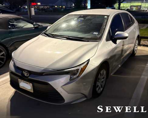 2024 Toyota Corolla LE's photo
