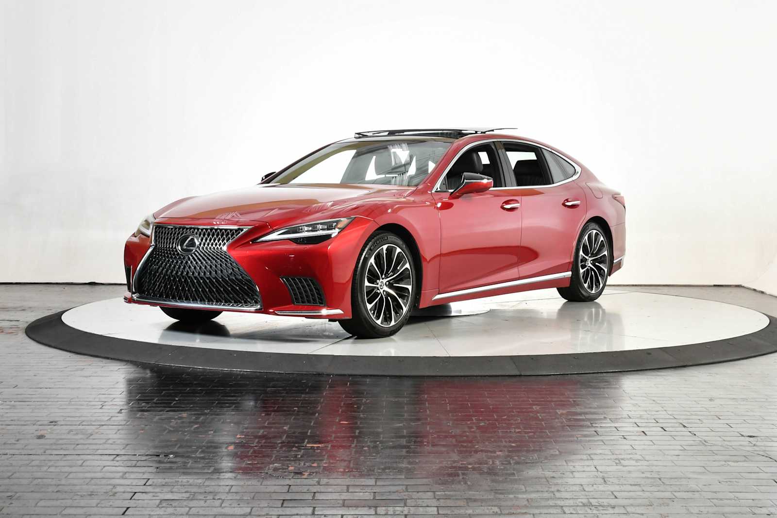 2022 Lexus LS Base's photo