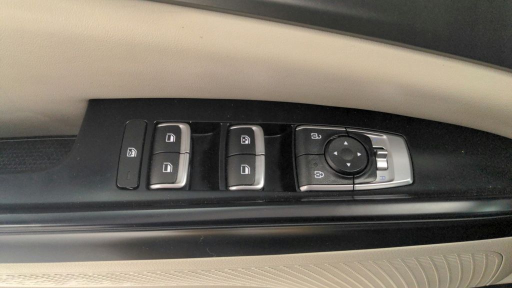 2024 Kia Carnival LX photo 21