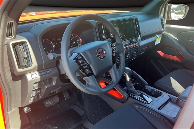 2025 Nissan Frontier PRO-4X photo 7
