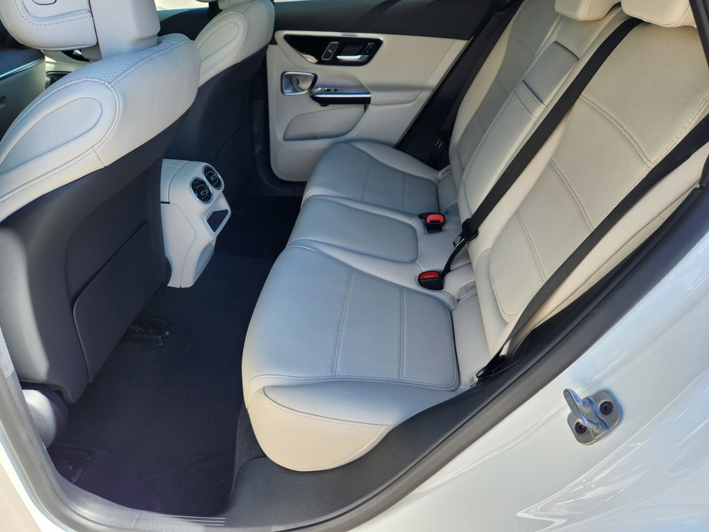2026 Mercedes Benz GLC 300 4MATIC photo 17