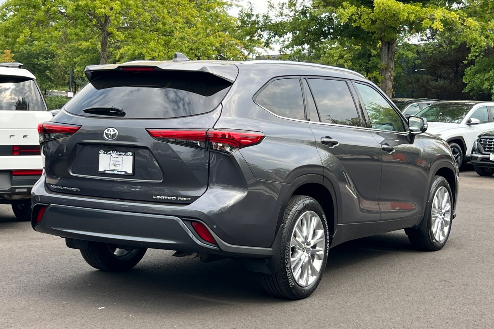 2020 Toyota Highlander Limited photo 3