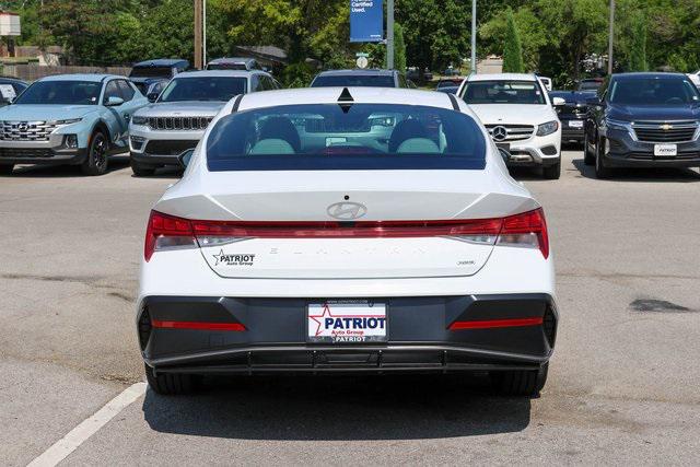 New 2025 White Hyundai Limited image 4