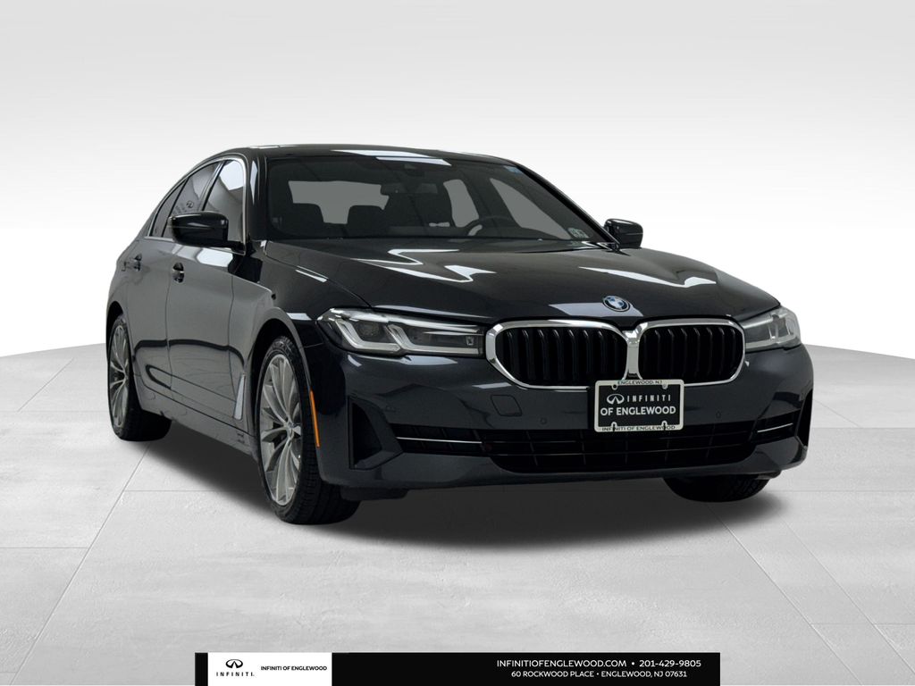 2022 BMW 5 Series 530i's photo