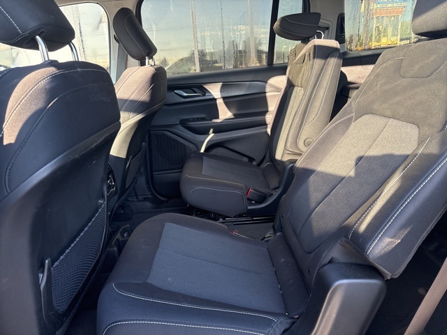 2023 Jeep Grand Cherokee Laredo photo 4