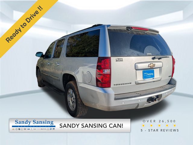 2010 Chevrolet Suburban LT's photo