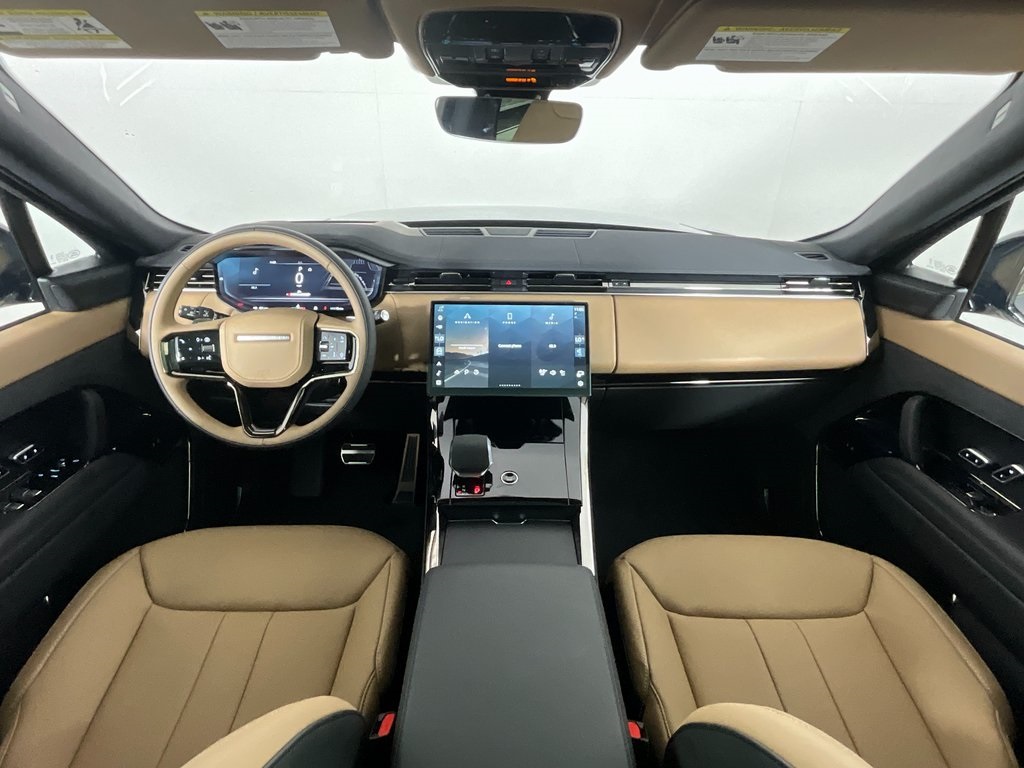 2025 Land Rover Range Rover Sport SE photo 3