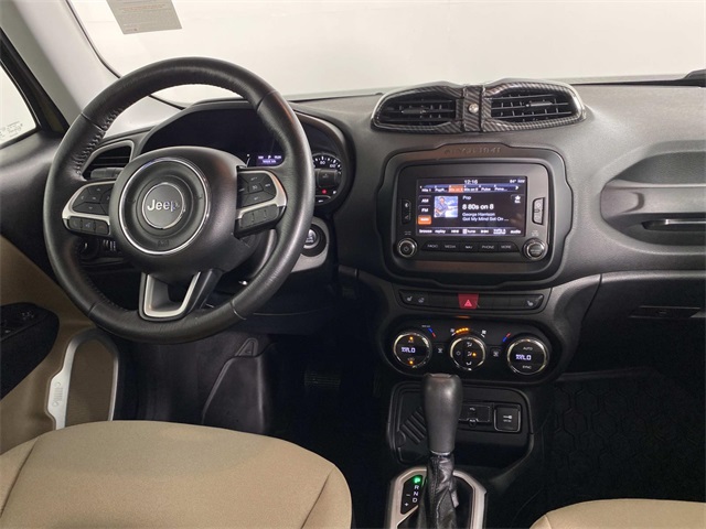 2015 Jeep Renegade Latitude photo 9