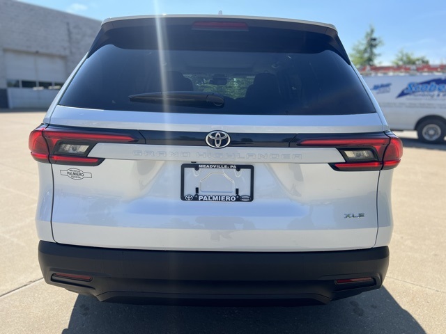 2025 Toyota Grand Highlander XLE photo 4