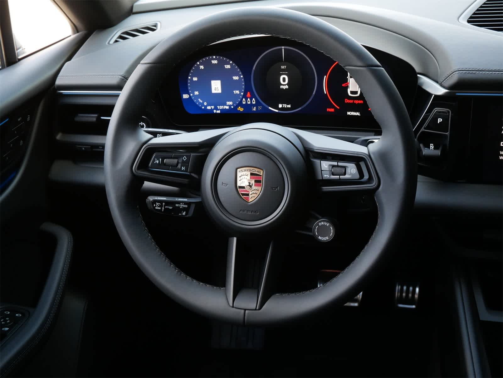 2025 Porsche Macan Electric photo 8