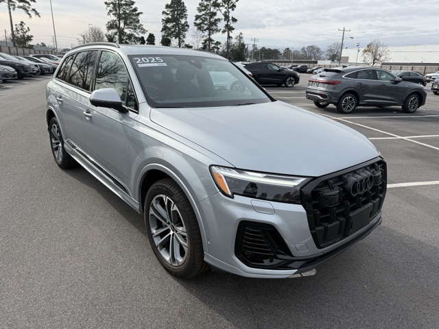 2025 Audi Q7 Premium Plus's photo