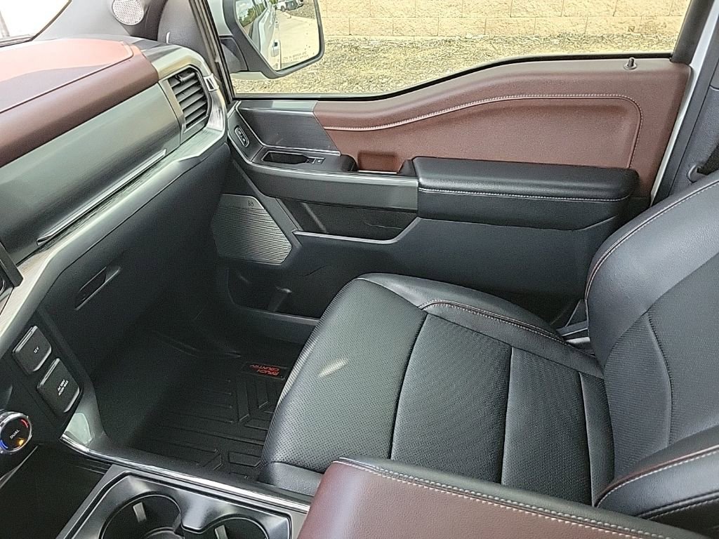 2023 Ford F-150 Lariat photo 24